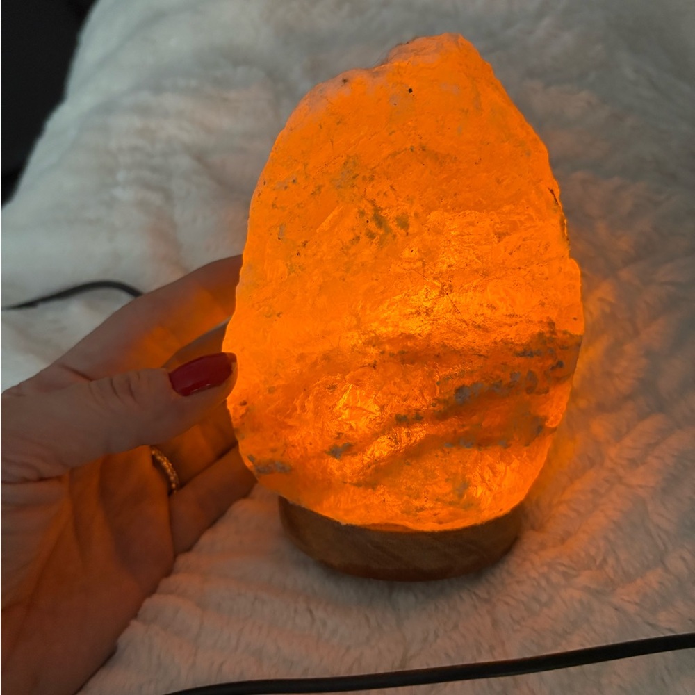 Himalayan Salt lamp with long USB cord